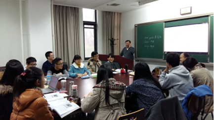 说明: 梁敏和教授为北京大学印尼语专业大二学生授课